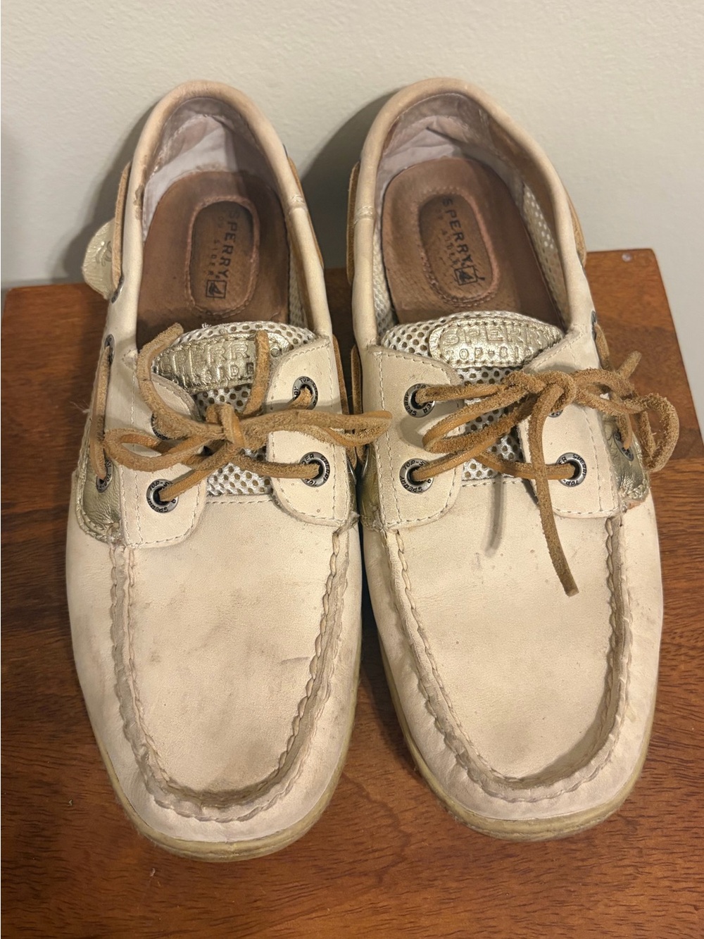 Sperry Women’s Cream Leather Boat Shoes with Tan Laces